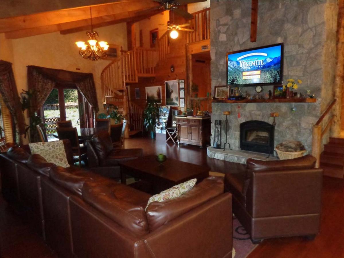 Evergreen Haus Lodge *
