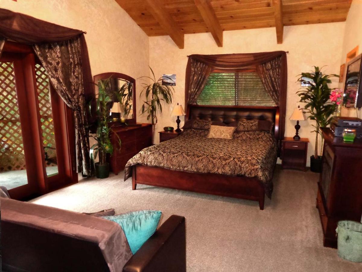 Evergreen Haus Lodge *
