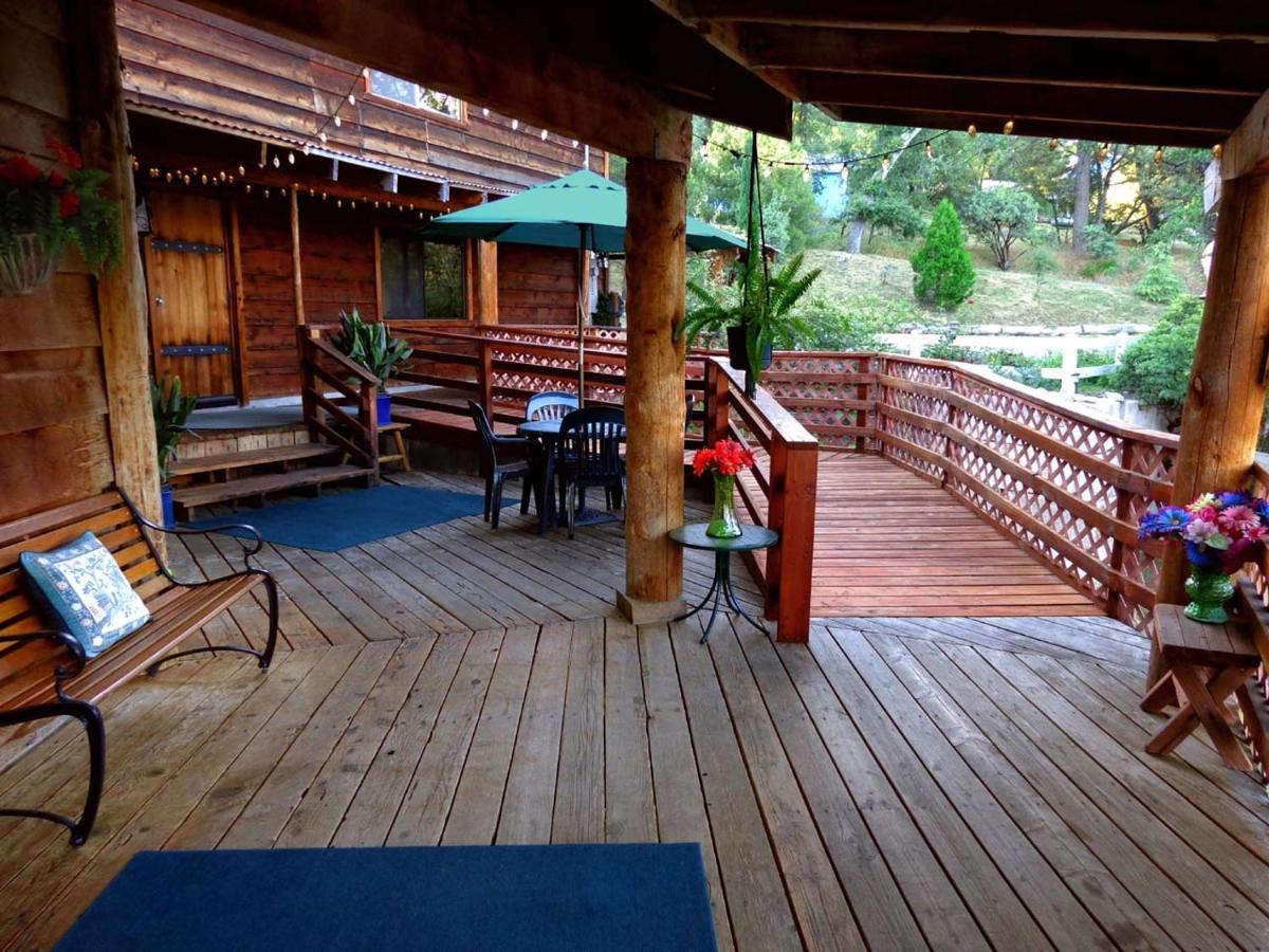 Evergreen Haus Oakhurst