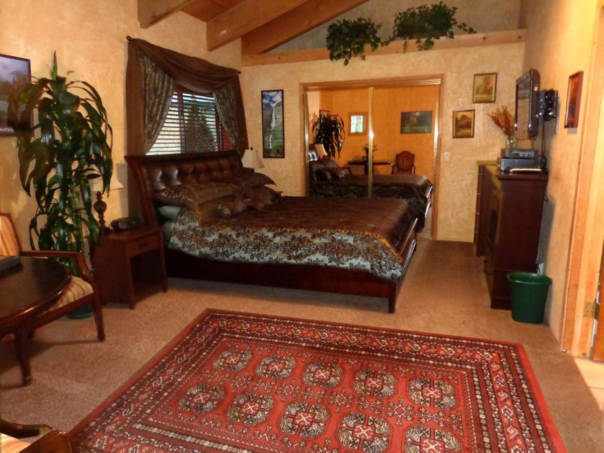 Evergreen Haus Lodge Oakhurst
