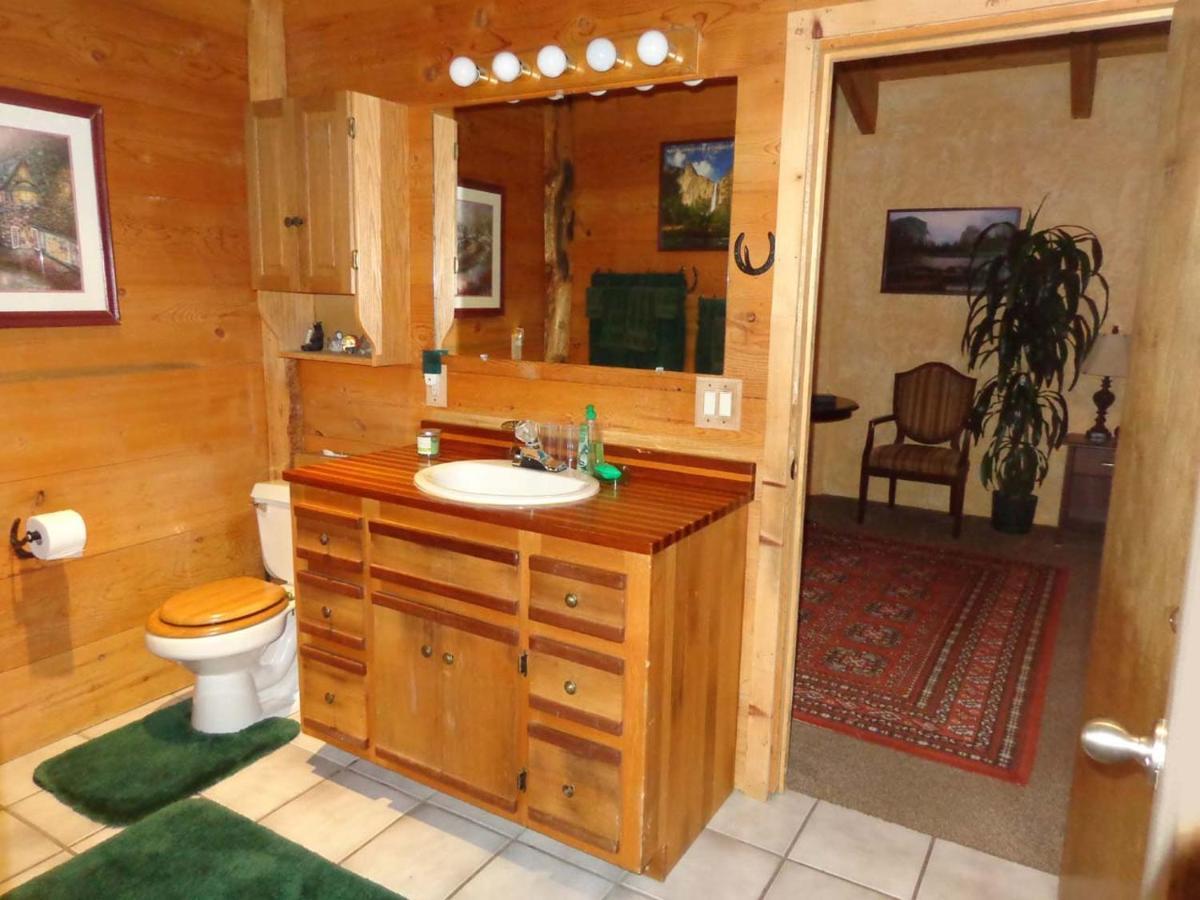 Evergreen Haus * Oakhurst