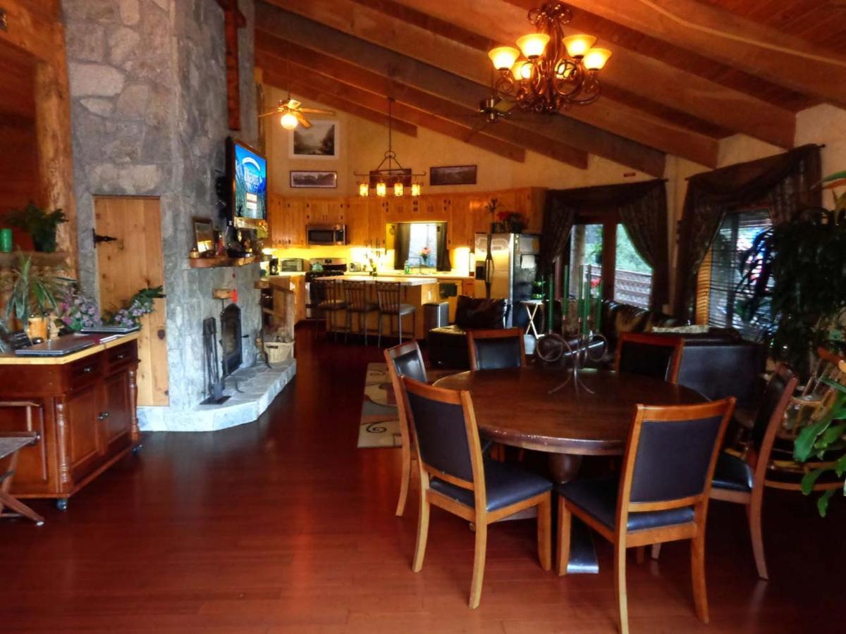 Evergreen Haus Lodge
