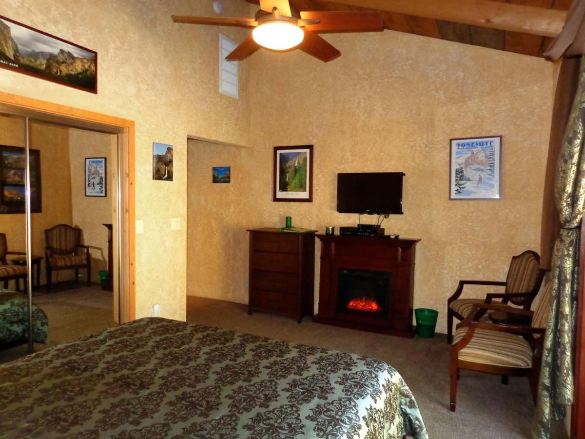 Evergreen Haus Lodge